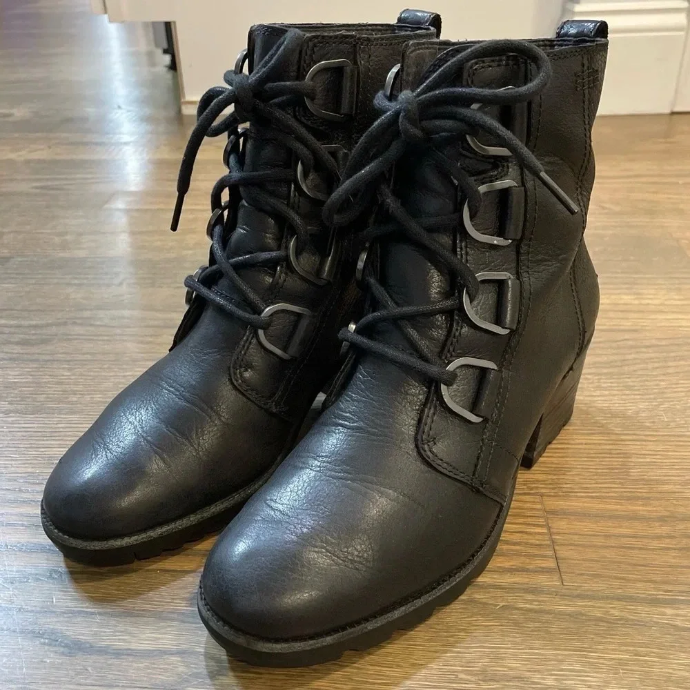 SOREL Women's Cate Lace Bootie Rain Boot Size 7.5 Black Waterproof Leather